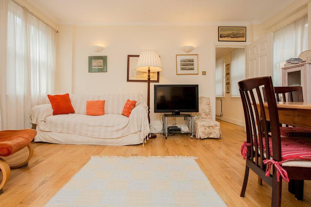 Bright 2 Bedroom Flat In Central ลอนดอน ภายนอก รูปภาพ